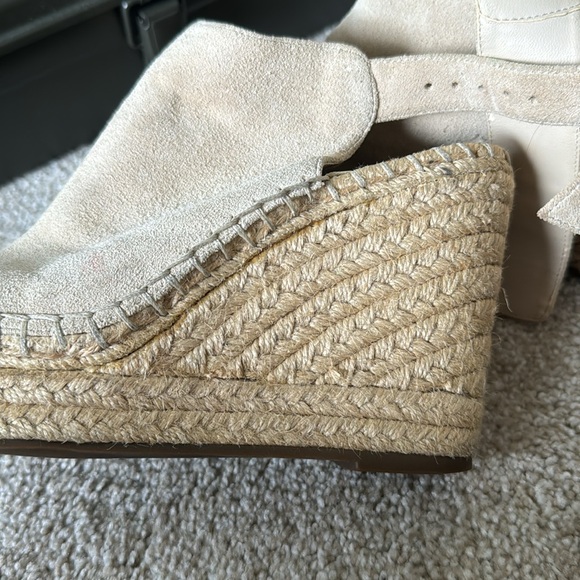 Kenneth Cole 7m platform heels suede top GUC very comfy - Picture 3 of 8